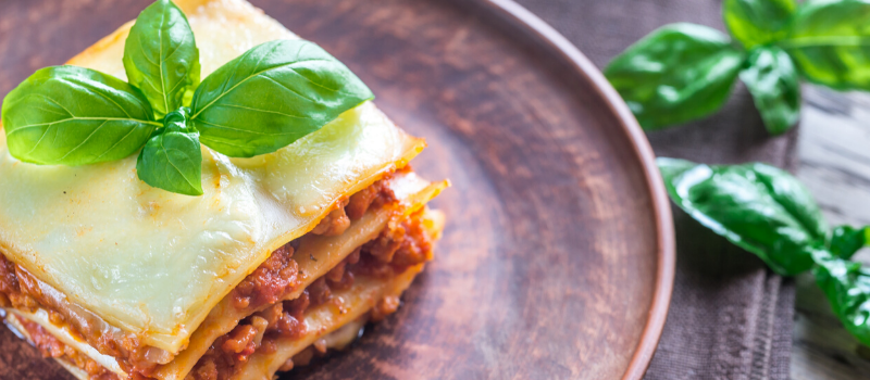 Romige spinazie lasagne? Heerlijk met gerookte spekjes!